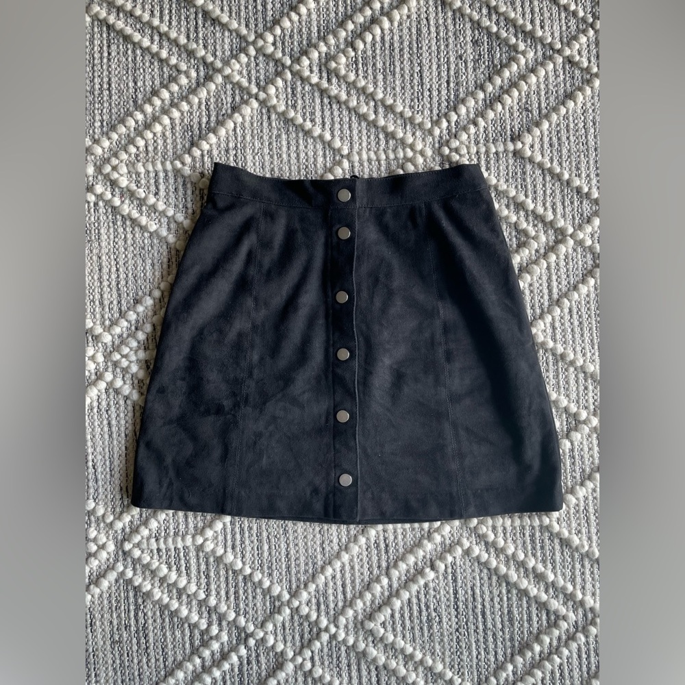 🌱H&M Button Miniskirt